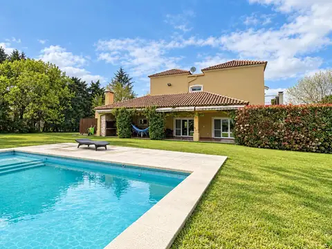 Casa en alquiler con pileta en Spegazzini