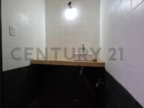 136 1600, Piso 0