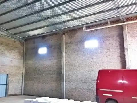 Galpon en Venta 30  mts Fondo