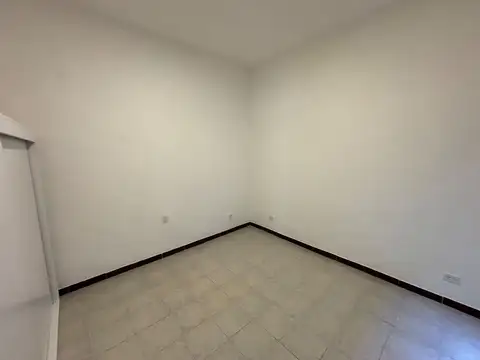 Depto Tipo Casa en Alquiler en Villa Lynch, $ 800.000