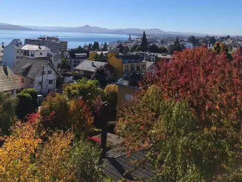 Departamento con vista al lago en Belgrano 240, con cochera y baulera