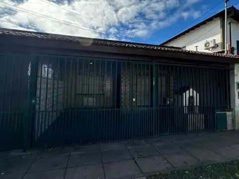 Casa - Alquiler - Argentina, Bella Vista - 20 de Junio 421