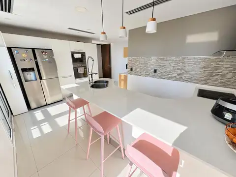 Departamento 4 ambientes con 2 baños