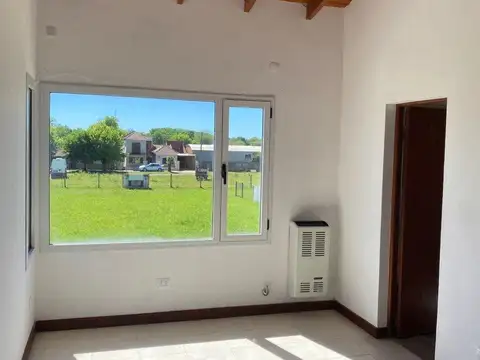 Casa 3 ambientes con 2 baños