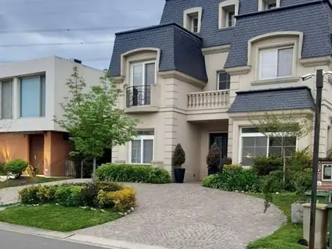 Casa en Venta de 5 dormitorios