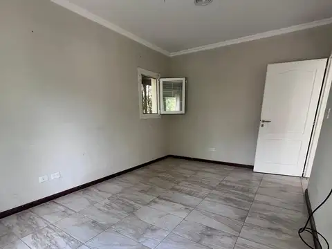 Casa 6 ambientes con 4 baños