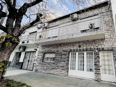 TIPO CASA 4 AMBIENTES CON PATIO y TERRAZA