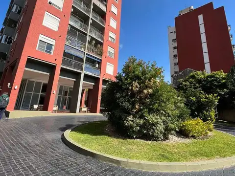AMPLIO 2 AMB CON BALCON EDIF CON SEGURIDAD PILETA SUM PARRILLA