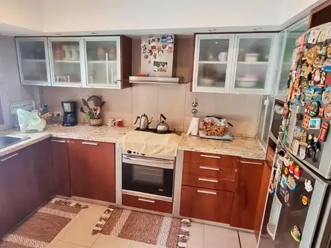 Casa 4 dorm. Jardin amplio con pileta y Quincho