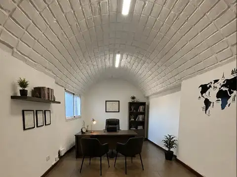 Oficina en Alquiler - COCHERA / San Isidro