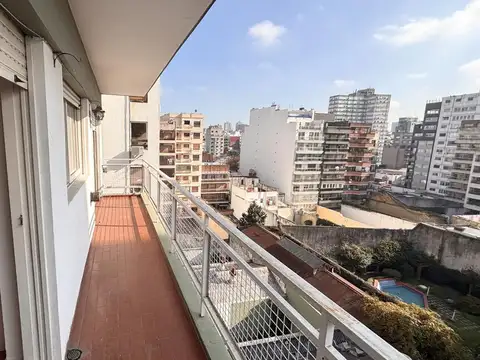 Avenida Juan Bautista Alberdi 200