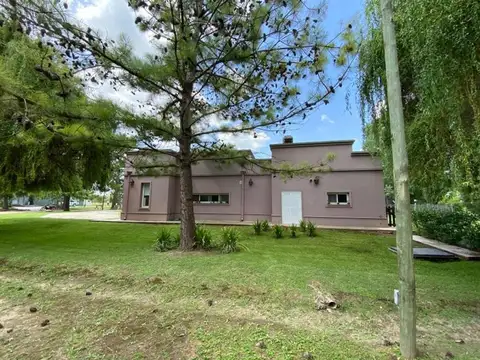 Casa 4 ambientes con 3 baños