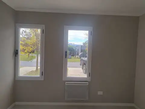 Casa en Alquiler con 1 cochera