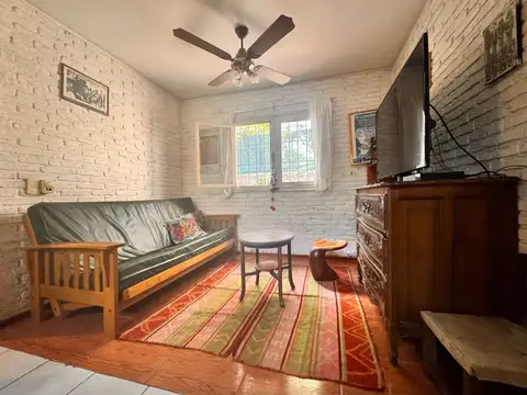 Casa de 3 dormitorios y jardín en barrio Fisherton, Rosario.