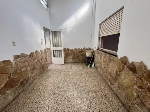 PASAJE IVANOWSKI al 1000 entre San Martin y Sarmiento