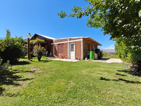 Uspallata - Lote, terreno, 743 m2 - 77m2  Con casa prefabricada, cochera y Monoambiente adicional.