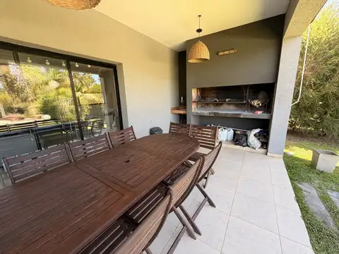 Casa en Alquiler en Villanueva, USD 3.500