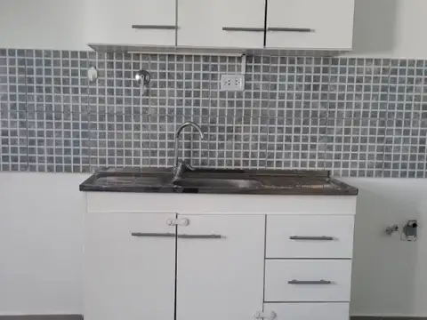 Casa 2 ambientes con 1 baño