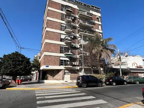 Departamento en Villa Pueyrredon 3 ambientes con balcón, vista abierta y mucho sol.