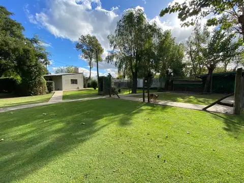 Casa en Venta con 9 cocheras