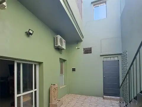 Depto Tipo Casa en Venta en Flores, USD 139.000
