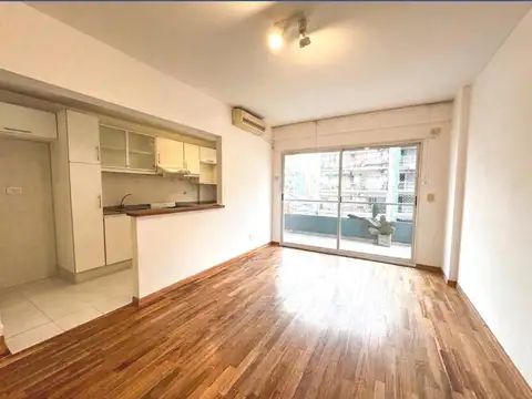 3 AMBIENTES 72 M2 . 2 BAÑOS    . COCINA A LA CALLE 3.8 x 1.6