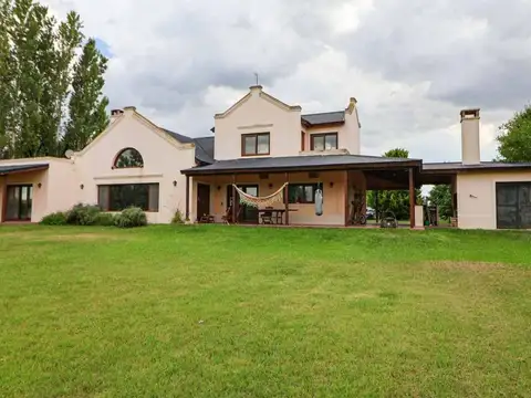 Casa en Venta en Haras El Malacate 6 ambientes