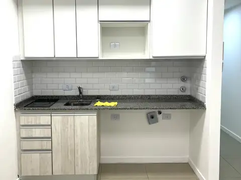 HERMOSO MONOAMBIENTE APTO PROFESIONAL O VIVIENDA CON BALCÓN