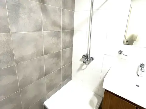 HERMOSO MONOAMBIENTE APTO PROFESIONAL O VIVIENDA CON BALCÓN