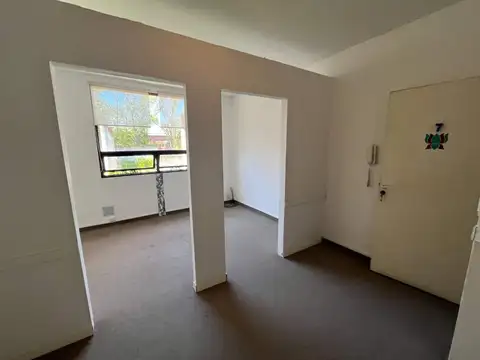 Alquiler comercial oficina en Galería calle Chubut