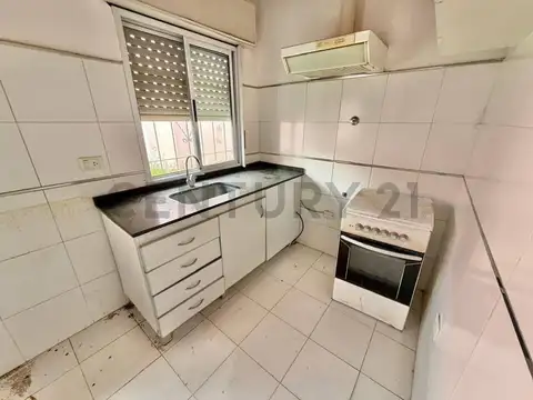 VENTA PH 2 AMBIENTES SOBRE MARTIN FIERRO, VILLA UDAONDO PATIO