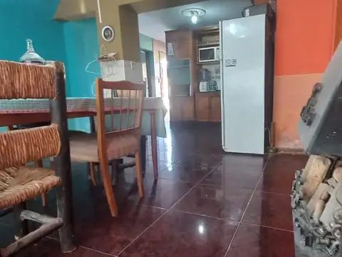 Casa 5 ambientes con 2 baños