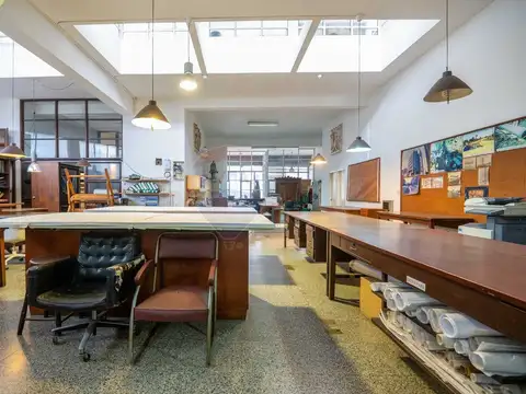 Local en Venta 64 años