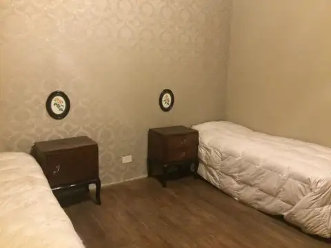 DEPARTAMENTO 2 AMB. PB. EXCELENTE OPORTUNIDAD DE INVERSIÓN. ZONA ESTRATEGICA. Bajas Exp. Apto Profesional.-