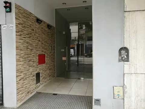 MONOAMBIENTE LUMINOSO CON BALCON y PATIO