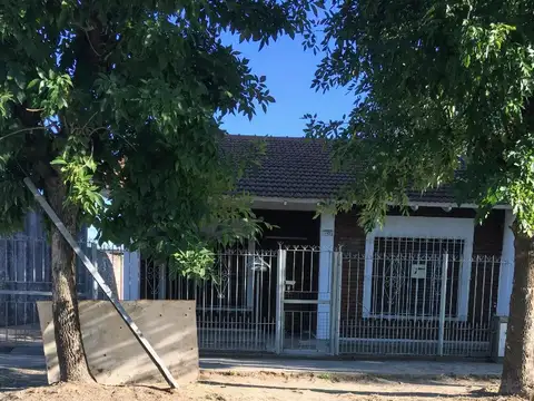 CASA EXCELENTE ESTADO. DOS DORMITORIOS
