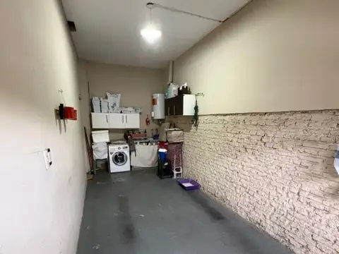 CASA  DE 3 AMB. CON FONDO LIBRE