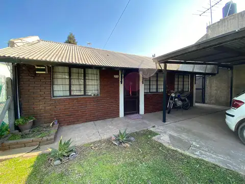 Casa en Venta con 2 cocheras