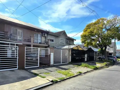 Depto Tipo Casa en Venta de 4 ambientes