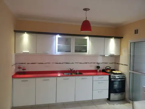 Casa mas departamento en Libertador San martin