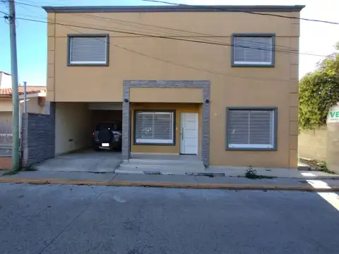 Casa mas departamento en Libertador San martin