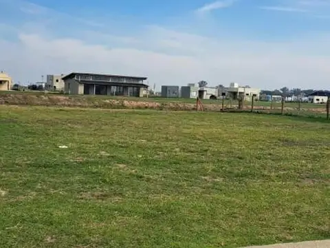 Terreno en venta - 735Mts2 - Santa Clara al Sur