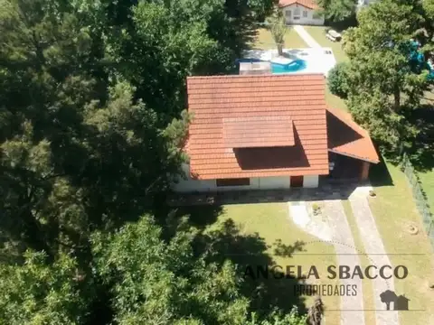 Quinta en Venta en barrio, parque Exaltación.