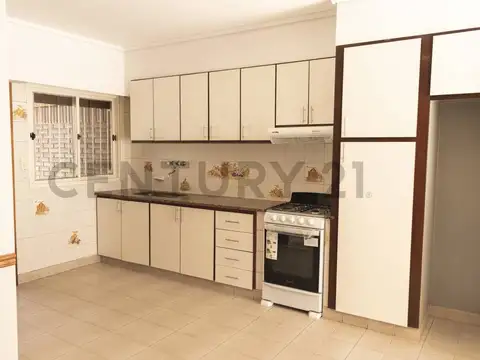 Avellaneda 3300, Piso 0