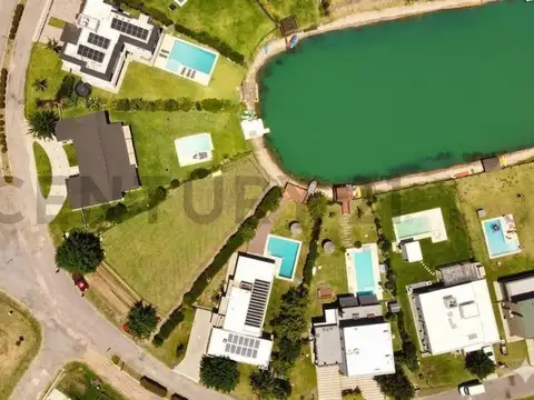 Lote 790 metros al Lago en Santo Domingo, CANING