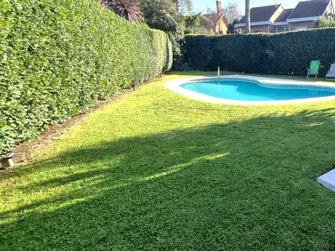 Casa en Venta con 3 cocheras