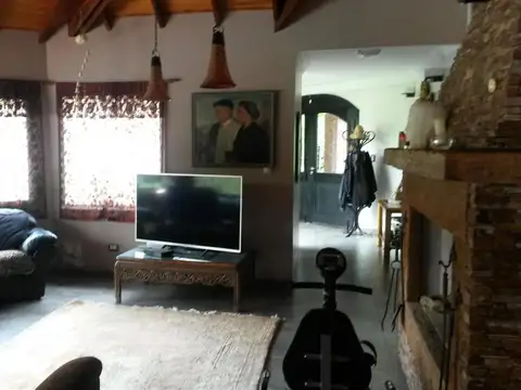 Casa - Barrio Parque Leloir