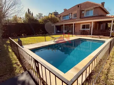 Casa Chalet  en Venta en La Delfina, Pilar, G.B.A. Zona Norte