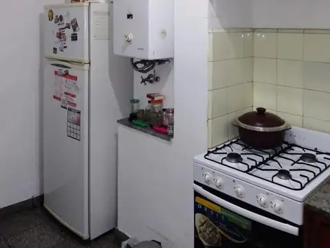 Corrientes 2400, Piso 1