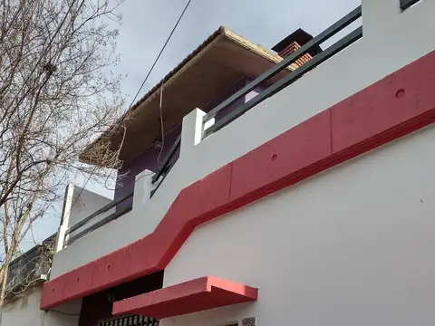 Depto Tipo Casa en Venta de 5 ambientes